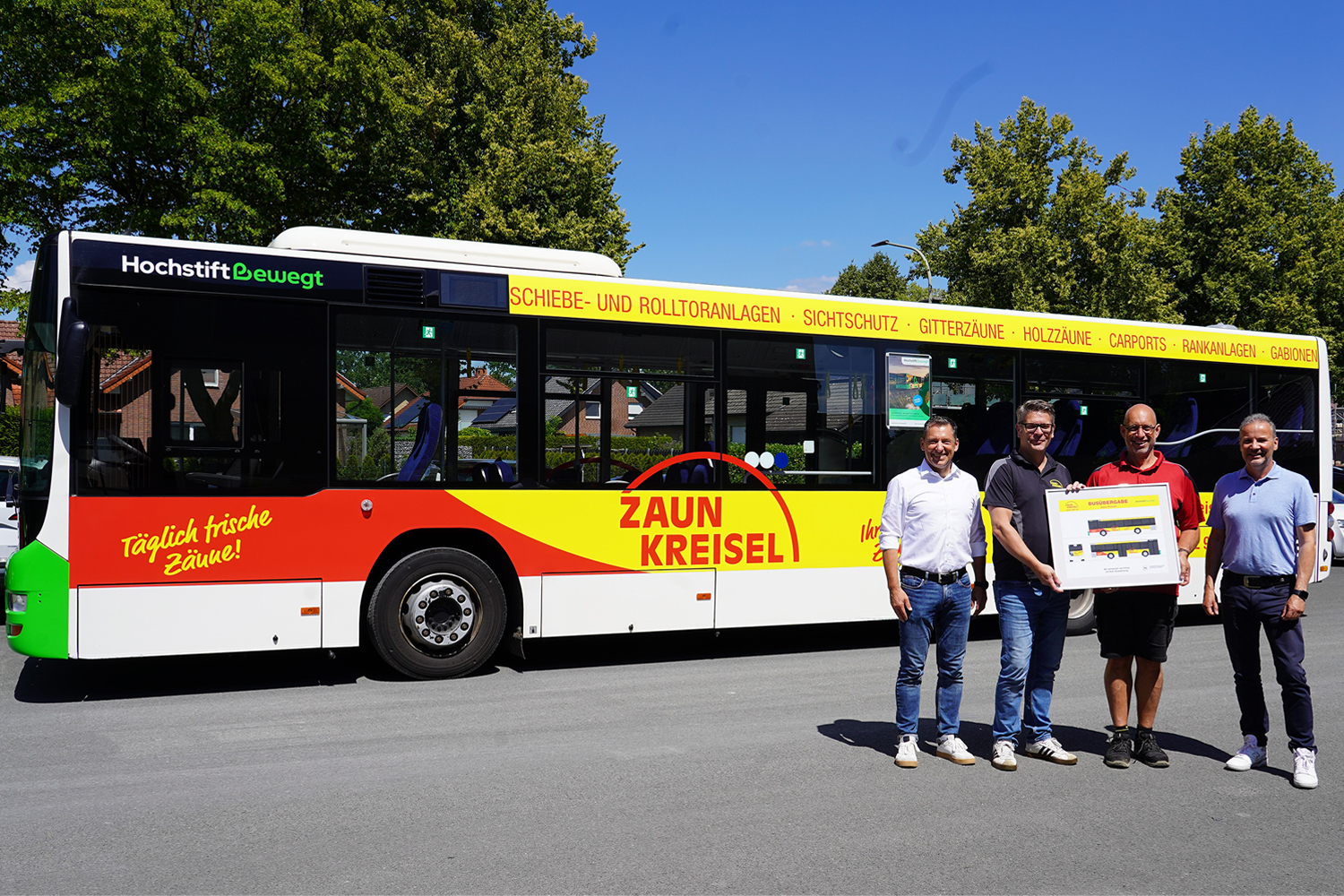 Zaun-Kreisel wirbt auf HochstiftBewegt-Bus