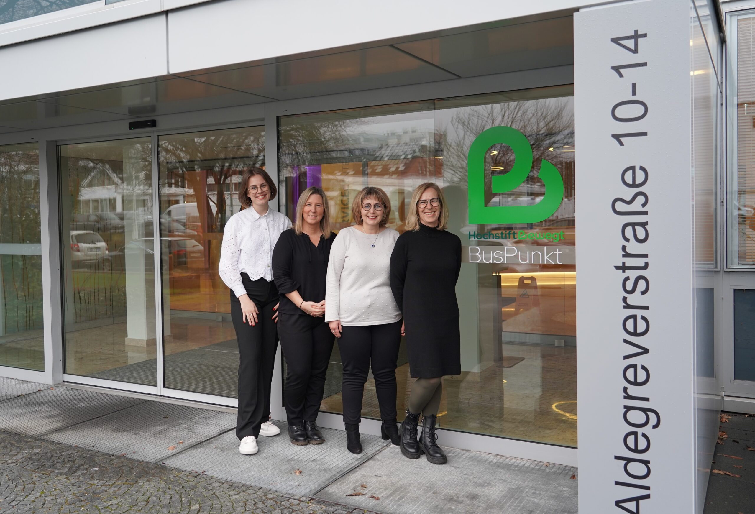 Qualifiziertes Team berät Fahrgäste vor Ort